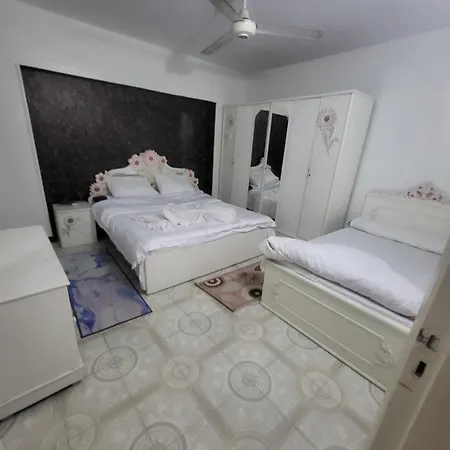 Ferienwohnung شقه فى ميامى بالاسكندريه مطله على البحر Alexandria Exterior foto