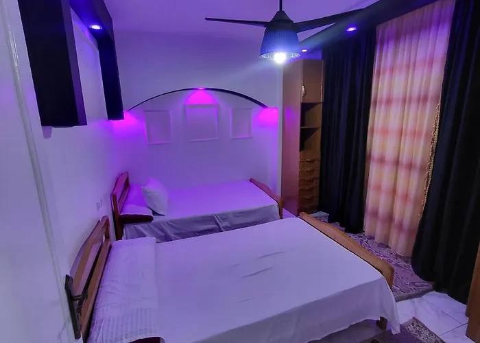 شقه فى ميامى بالاسكندريه مطله على البحر