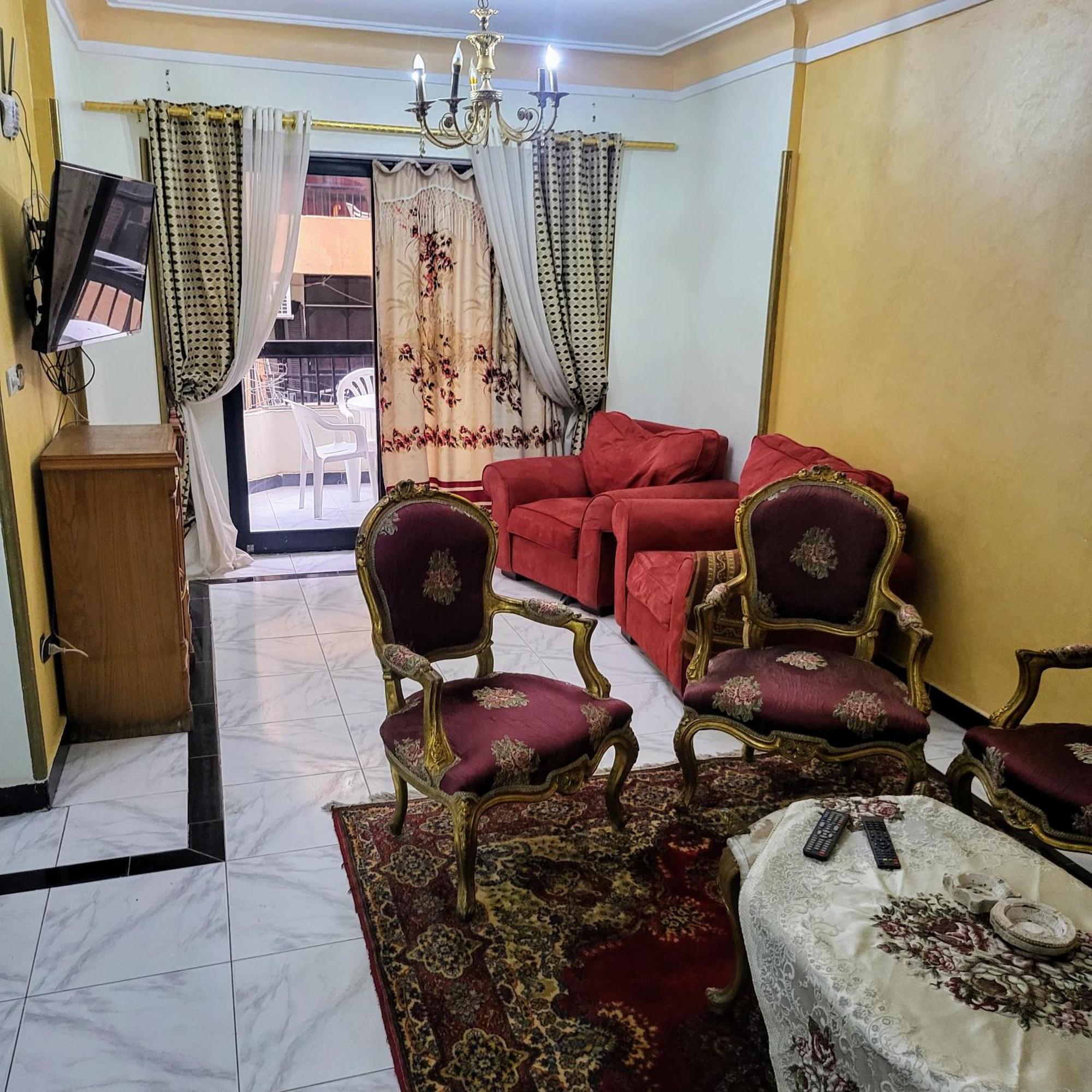 Appartamento شقه فى ميامى بالاسكندريه مطله على البحر Alessandria