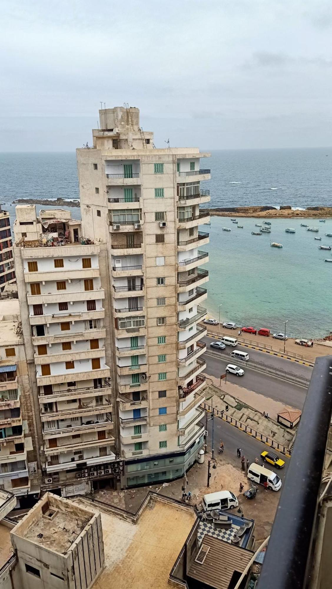 Appartement شقه فى ميامى بالاسكندريه مطله على البحر *