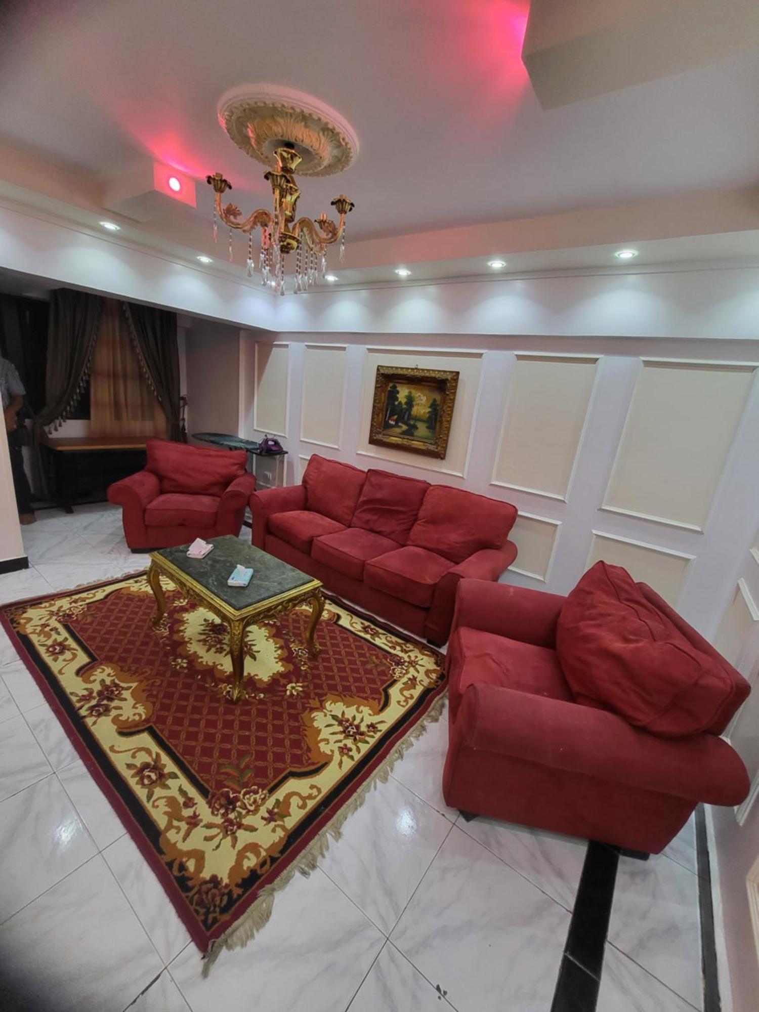 شقه فى ميامى بالاسكندريه مطله على البحر Alexandrie