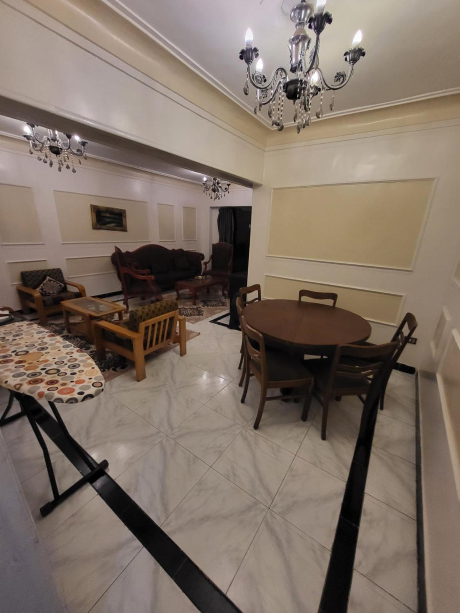 شقه فى ميامى بالاسكندريه مطله على البحر Alexandrie