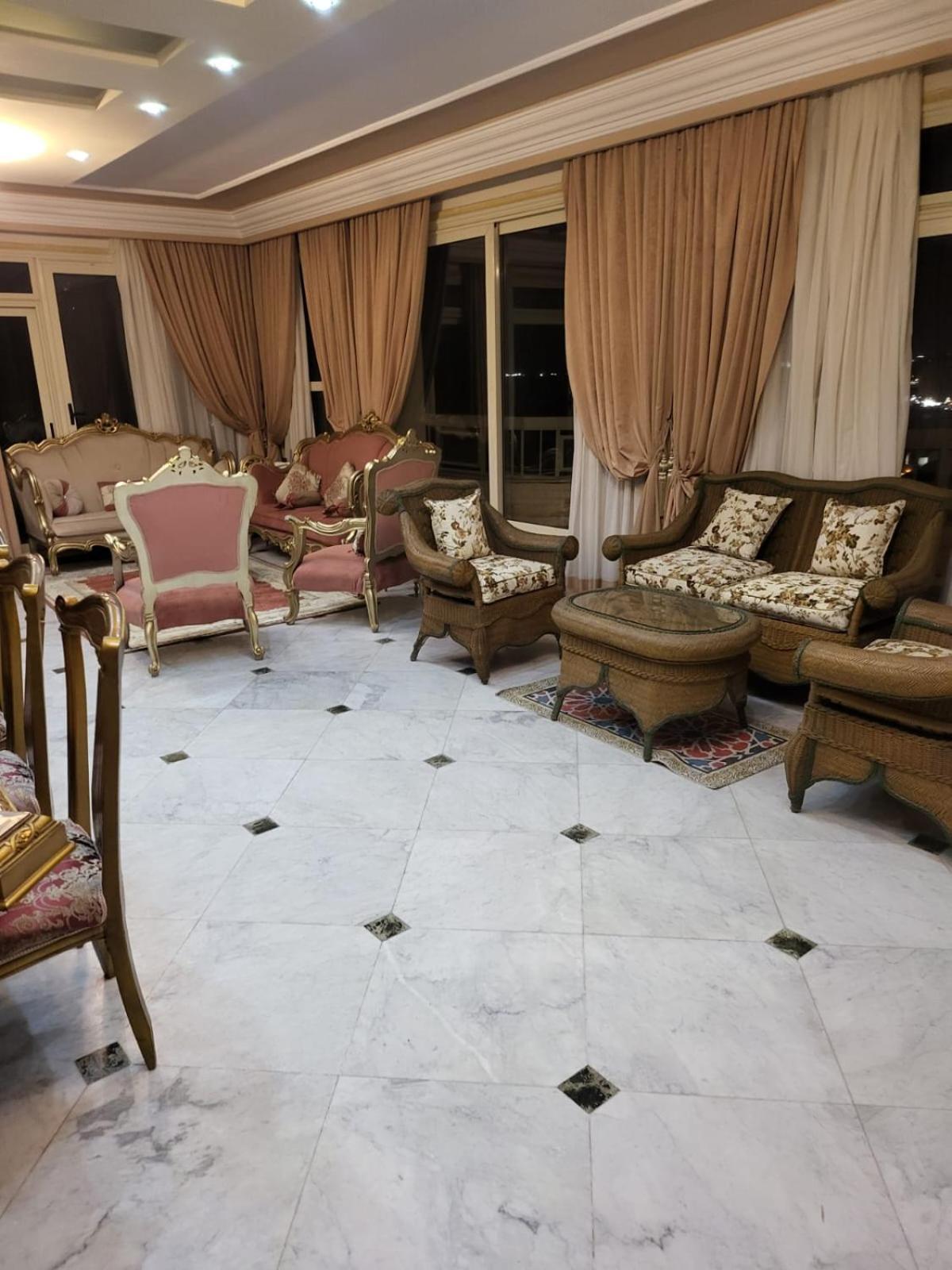 Appartement شقه فى ميامى بالاسكندريه مطله على البحر