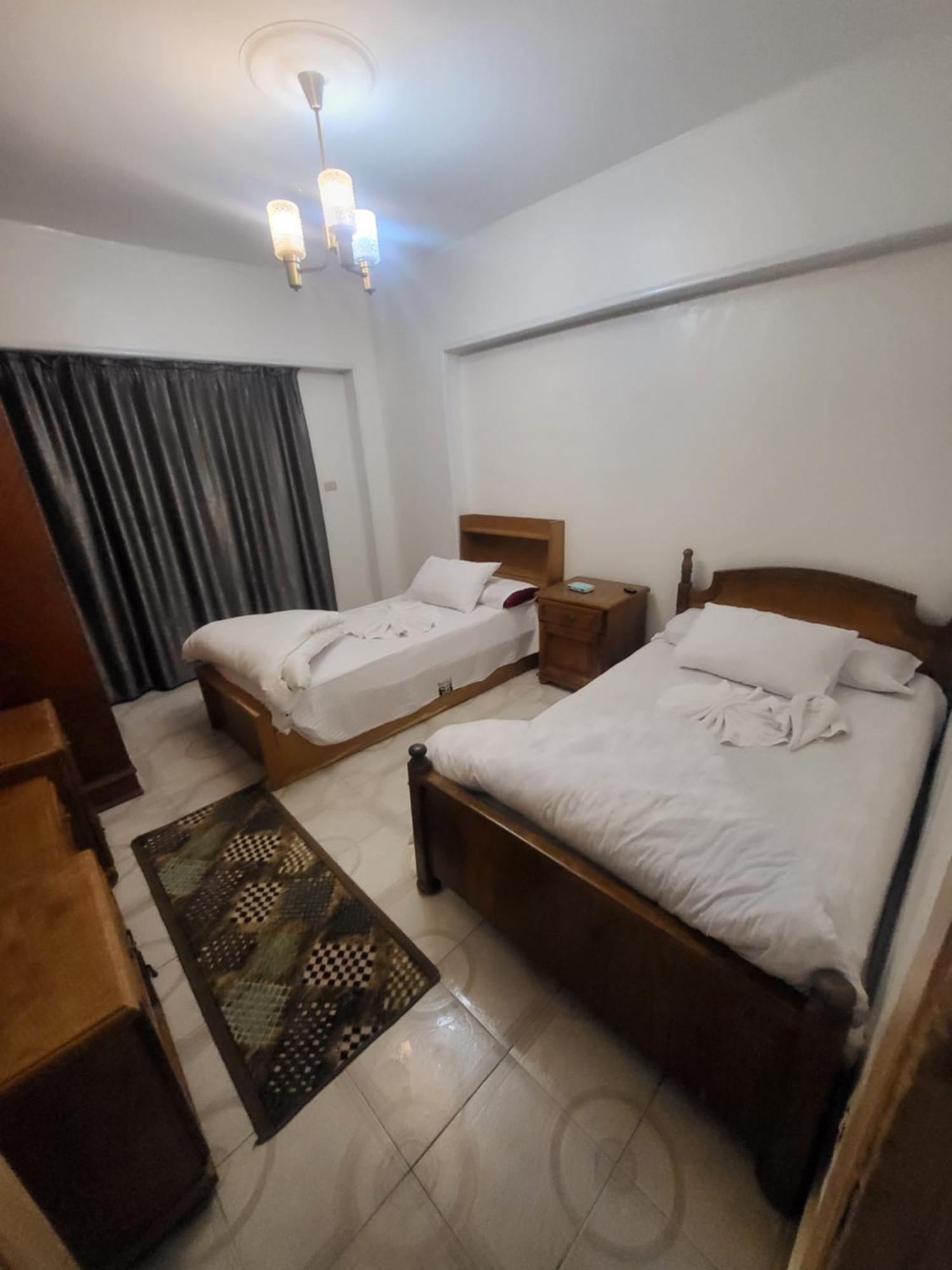 شقه فى ميامى بالاسكندريه مطله على البحر Appartement *